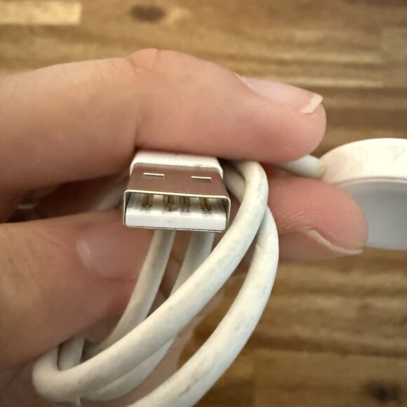 Apple Watch Magnetic Charger USB-A 1M White/White A1768 Genuine OEM USED Tested - Picture 5 of 5
